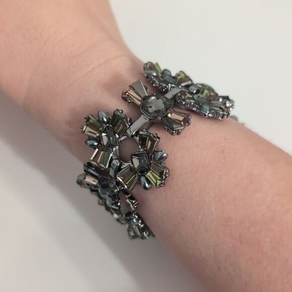 585‎ Simply Vera Wang Multicolor Crystal Rhinestones Stretch Bracelet - Picture 2 of 4